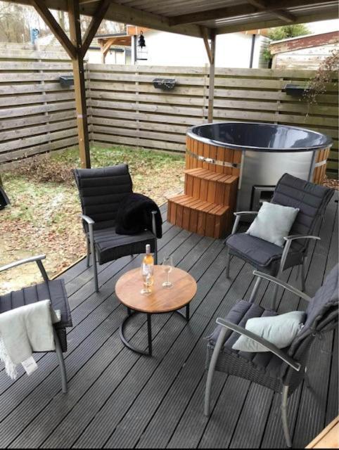 Hottub Forest Chalet Op De Veluwe! Putten Kültér fotó