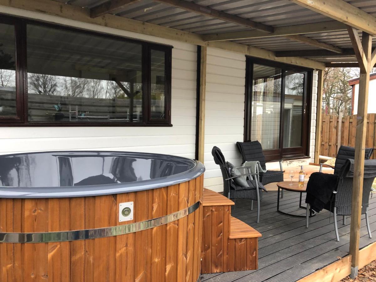 Hottub Forest Chalet Op De Veluwe! Putten Kültér fotó